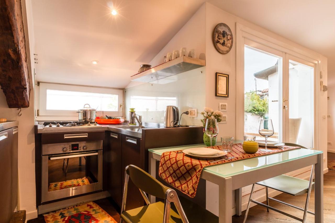 Apartamento Gold And Red - The Venetian Style With Terrace Venecia