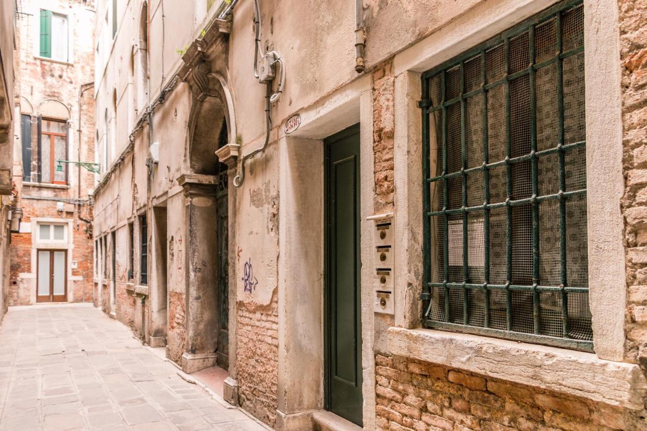 Gold And Red - The Venetian Style With Terrace * Venezia